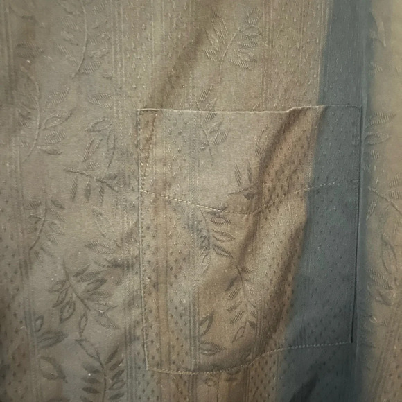 Tommy Bahama cotton & silk men’s XL button down with pocket and design. - Picture 7 of 9